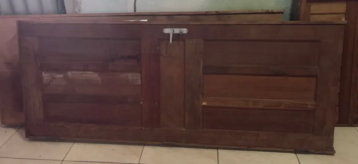 Porta Maciça com 03 Almofadas