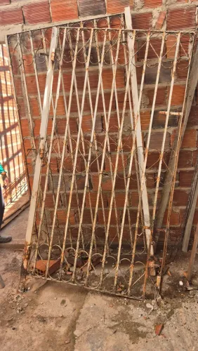 PORTÃO DE FERRO