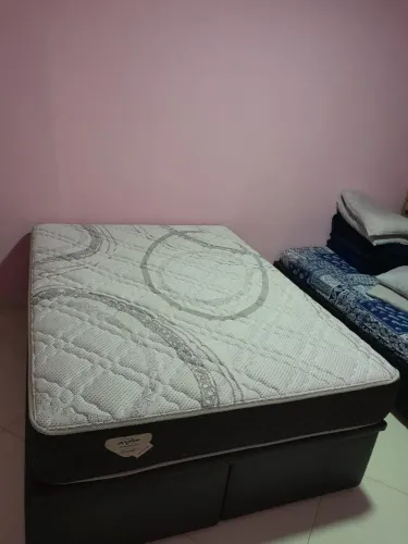 Colchão Ecoflex casal molas ensacadas em ótimo estado