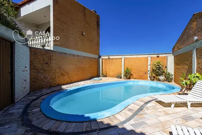 Casa 4 quartos à venda no Jardim Botânico | Piscina privativa e próxima à UFPR