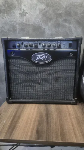  Amplificador Peavey Rage 158 - 15W