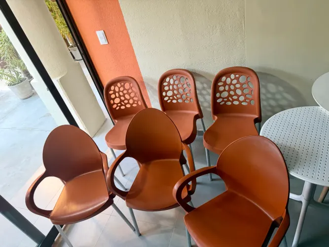 Kit com 6 Cadeiras de Polipropileno Seminovas