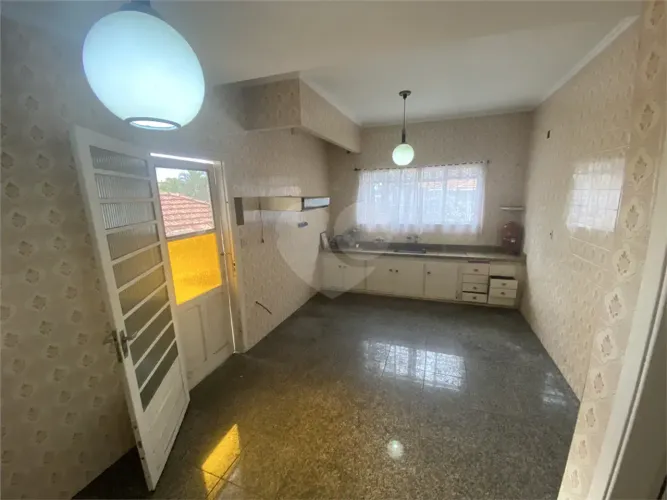 Casa para venda possui 258 metros quadrados com 3 quartos em Vila Romana - São Paulo - SP