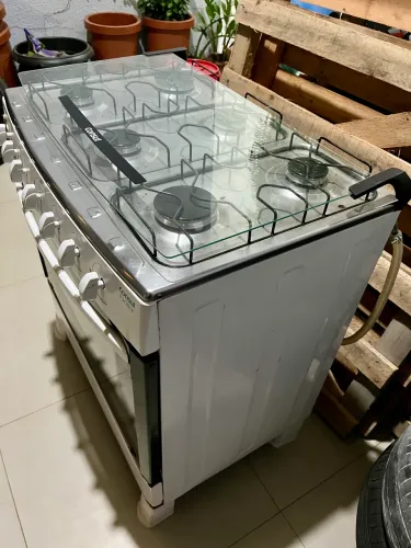 Fogão Cônsul 6 Bocas, tudo funcionando e em ótimo estado.