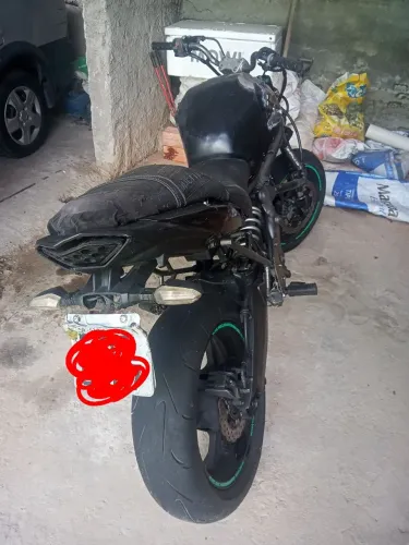Kawasaki versys 650 ano 2010 ( peças)