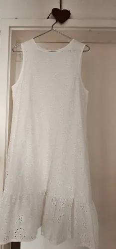 Vestido tema floral imitando laise Temu / Tamanho M /95% Poliéster- 5% elastano