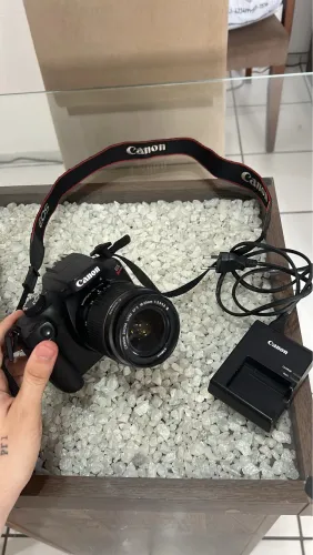 CÂMERA CANON T100