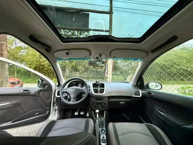 Peugeot 207 Quiksilver 1.4 Flex 8V 5P 2011