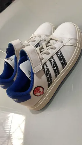 Tenis adidas infantil tamanho 31