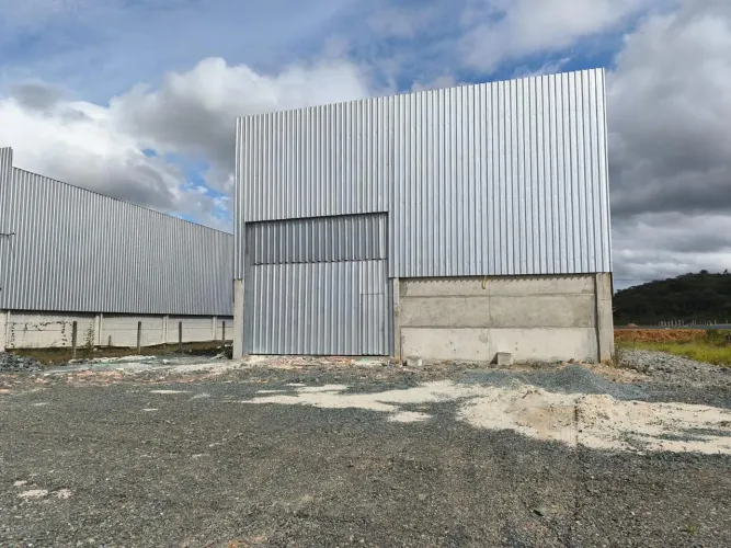 GALPÃO INDUSTRIAL 431m²