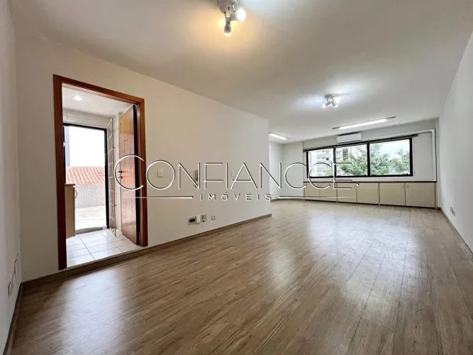 Sala comercial à venda no Água Verde em Curitiba | Confiancce Imóveis