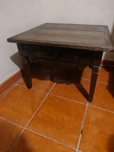 Mesinha de centro madeira de demolição