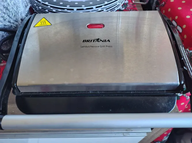 Sanduicheira Grill Britânia