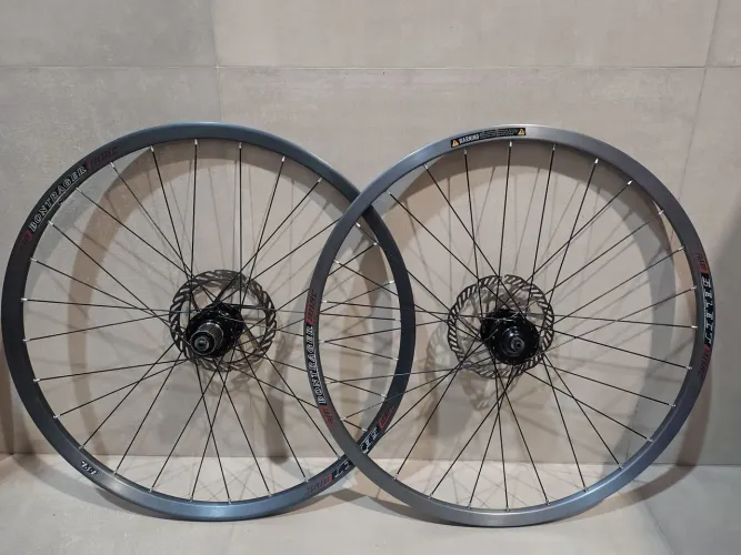 Rodas Bontrager Select Disc 26