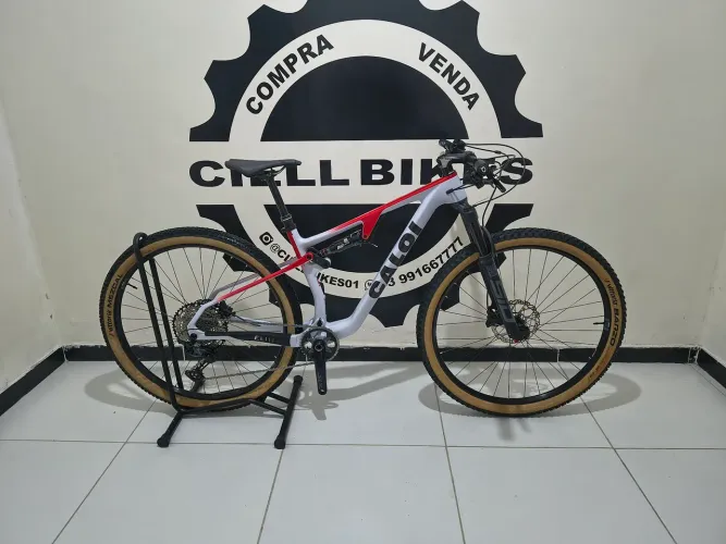 Vendo Caloi elite carbon Full aro 29 tamanho 17 top demais fazemos entrega !