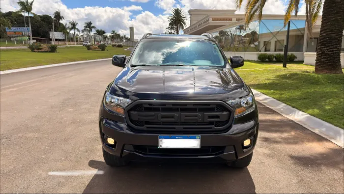 Ford Ranger Black 2.2 4X2 CD Diesel AUT 2023
