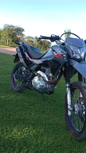 Moto muito boa econômica 