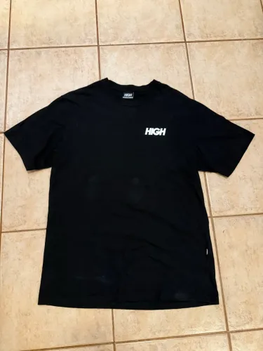 Camiseta HIGH