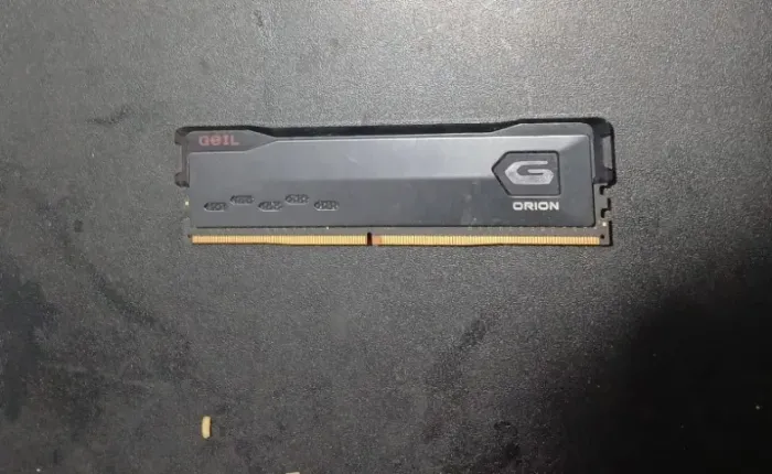 Memória 8GB DDR4 3200MHZ