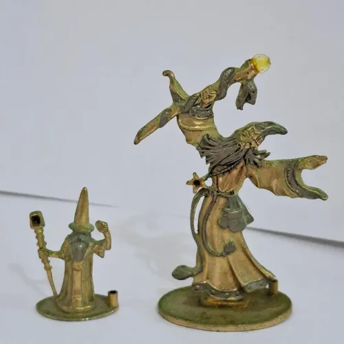 Duas Esculturas Magos em Metal Latão Incensário ou RPG 9cm e 4cm 