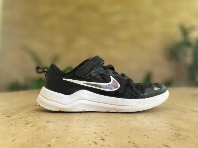 Tênis infantil 32BR Nike Downshifter 12 OPORTUNIDADE