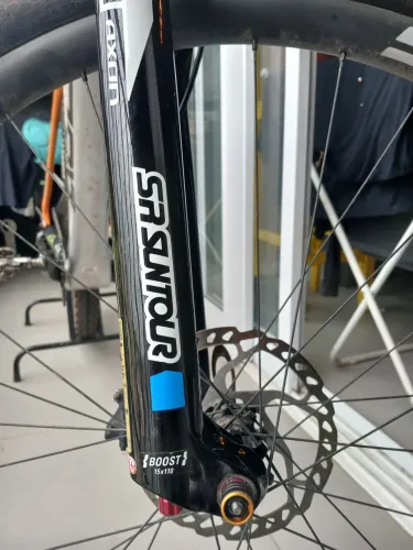 Suspensão Suntour Axon 34 100mm