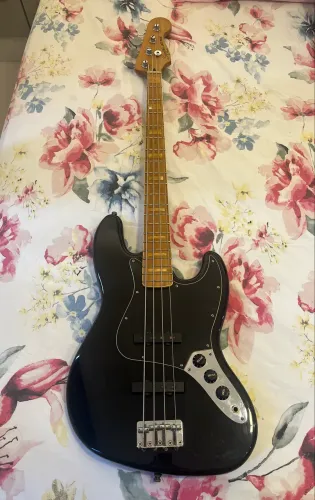 Baixo squier Vintage Modified 77 Jazz Bass