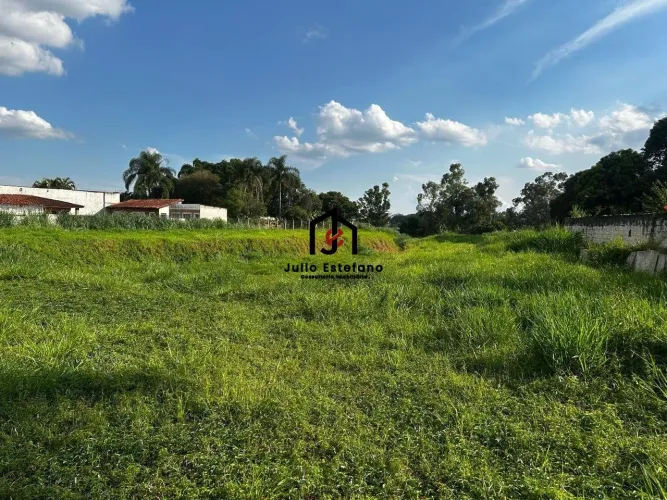 Terreno c/ área de 375,00m² no bairro Independência em Taubaté