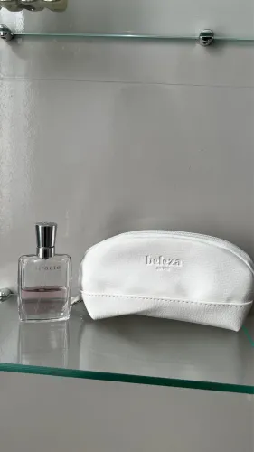 Kit perfume miracle + necessarie branca