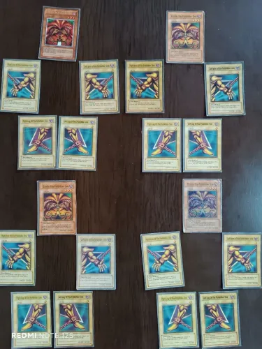 Cards do Yu-Gi-Oh em perfeito estado