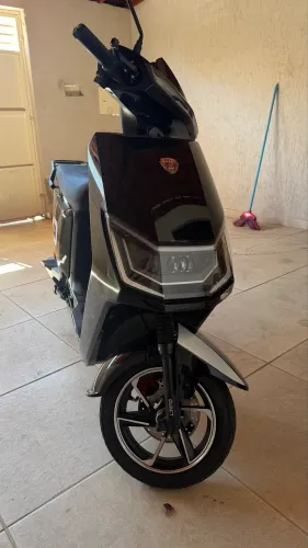 Scooter elétrica Duact Maxus