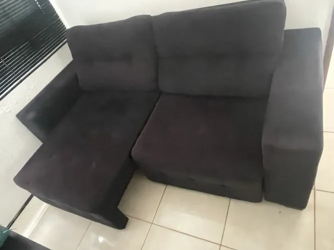 Sofá retrátil em bom estado