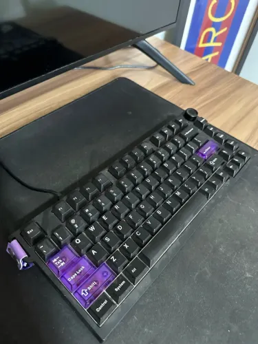 Teclado Yunzzi RT75 PRO