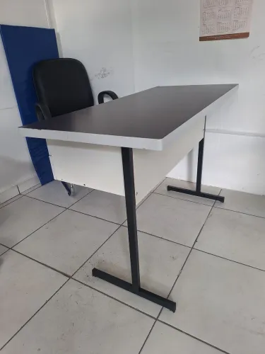 Mesa Reta escritório