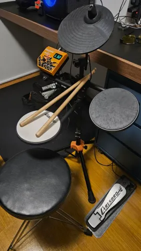 Bateria eletrônica Carlsbro Rock50 completa