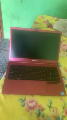 Notebook Positivo Motion na cor vermelha, modelo Q464B ou Q232B.