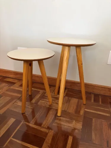 2 mesas de canto pé palito tripé madeira para sala quarto off White/feijó