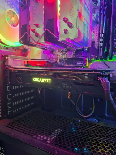 Placa de Vídeo AMD Radeon RX 570 4GB Gigabyte GDDR5