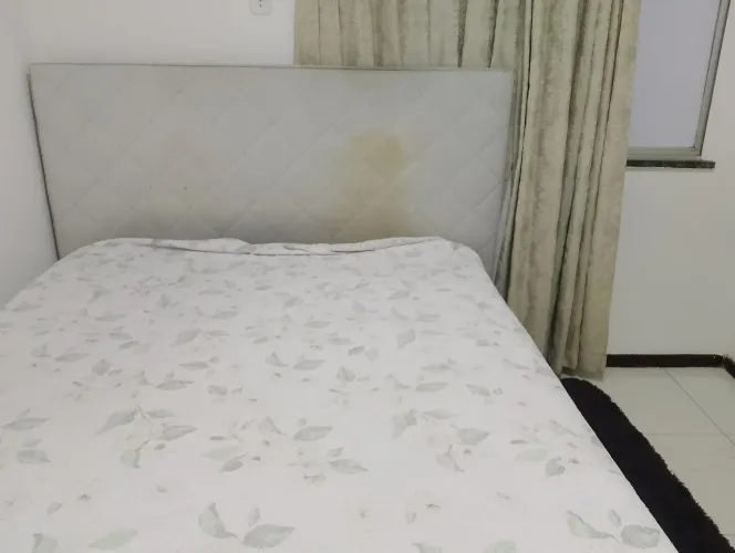Cama Quim toda boa com cabeceira