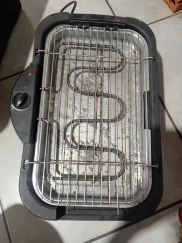 Churrasqueira elétrica Britânia gourmet CG02