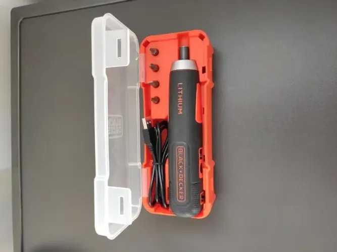 Parafusadeira Black Decker Portátil - Nova