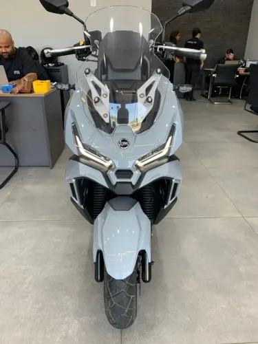 ADX 150 2027 0KM - Ana B.