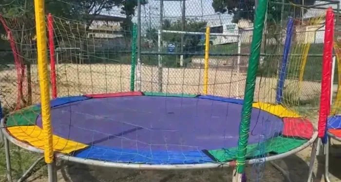 VENDA DE KIT PULA PULA + PISCINA DE BOLINHA E ÁREA KIDS