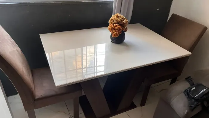 Mesa de jantar tampo de vidro 4 cadeiras 120x90