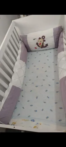 Berço com mosquiteiro e rodinhas 
