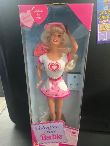 Boneca Barbie Valentine Fun - Mattel<br>Barbie
