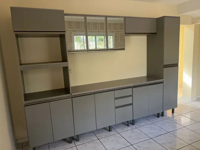 Armários de Cozinha Modulados (Balcão com Granito + Aéreos) - Ótimo Estado