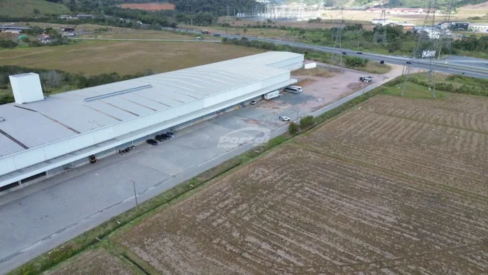 Galpão com 10.900m² para locação em Gaspar/SC!