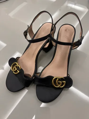 Sandália Gucci