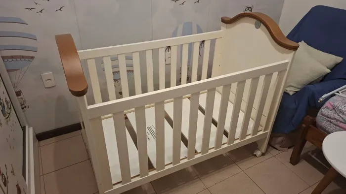 Berço Madeira Branco e Amadeirado